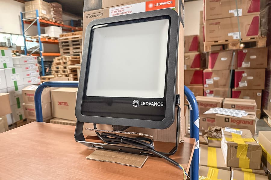 2 LED Strahler Ledvance FL 200 P 133W 840 20KLM PS SY100 BK